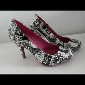 Newspaper print heels